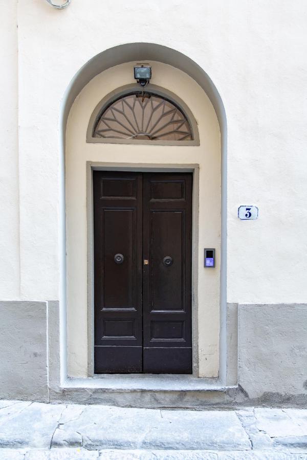 Charming Apartment By Bargello Museum Florence Luaran gambar