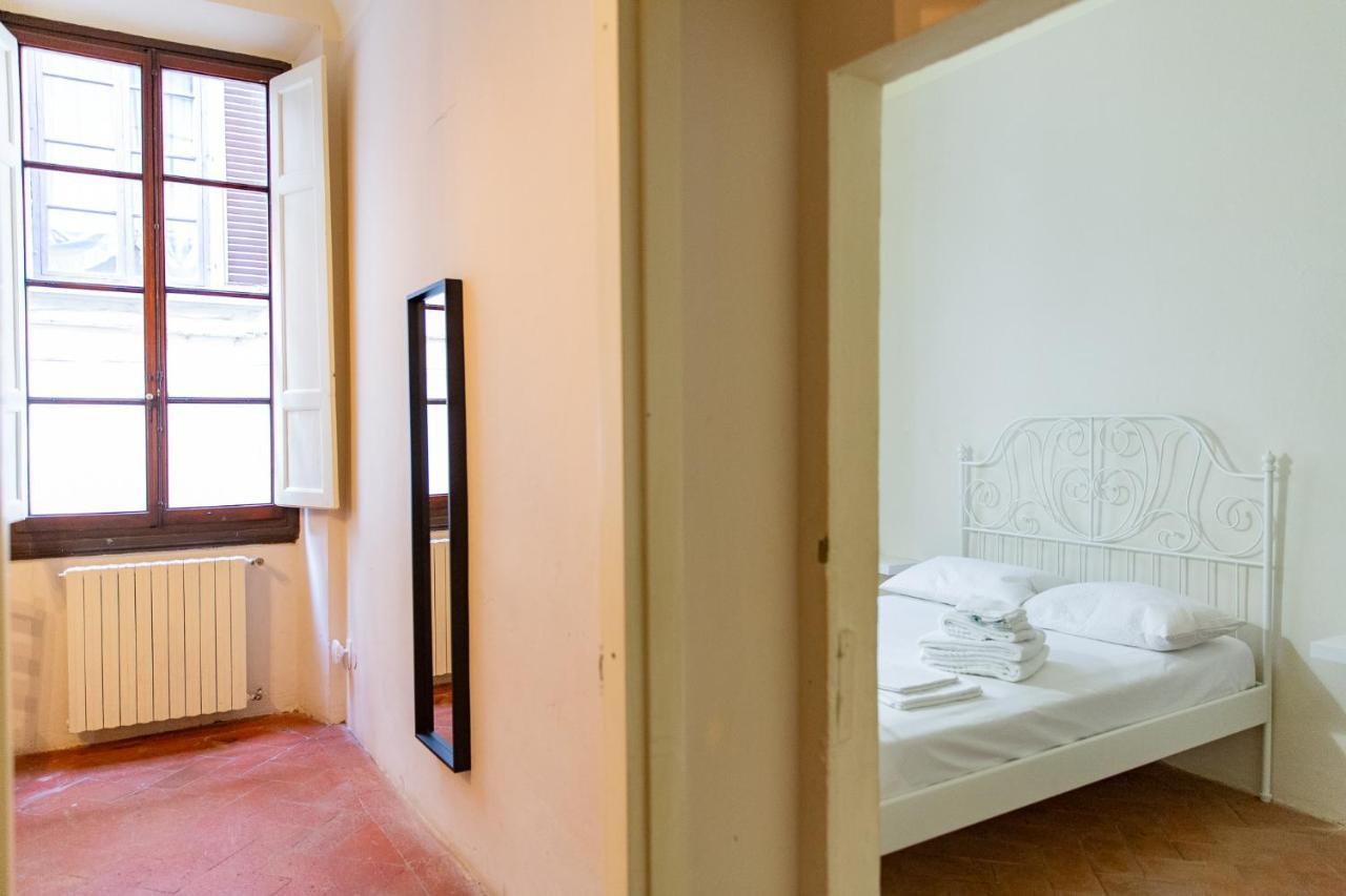 Charming Apartment By Bargello Museum Florence Luaran gambar